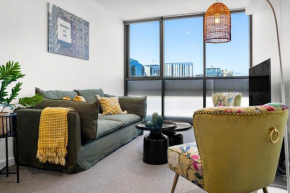 Pure Luxury Modern CBD 1BR Apt ChinaTown Carpark, Adelaide